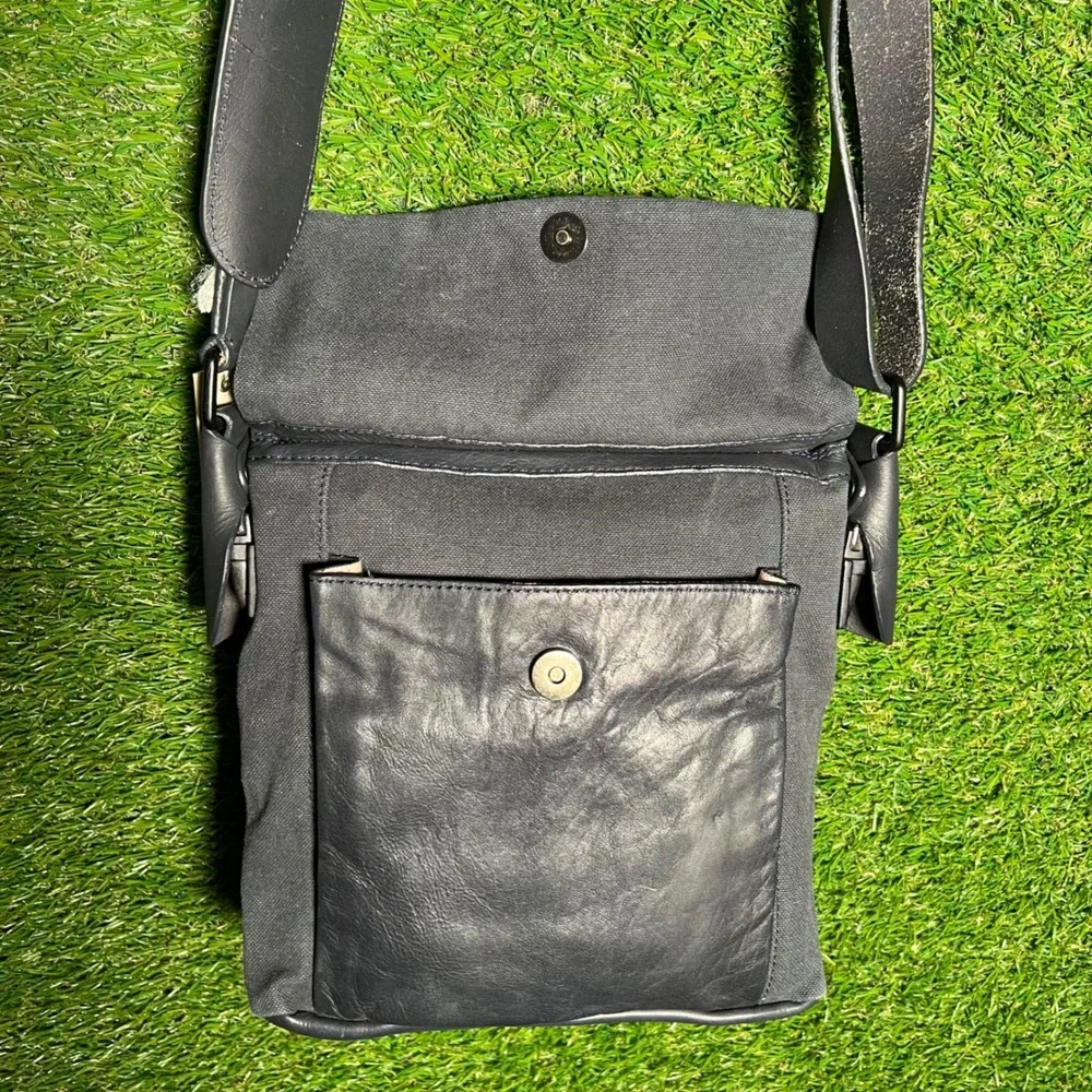 Diesel Suave Hard Core Blue Leather Canvas Messenger Crossbody Bag 00XA50PR421